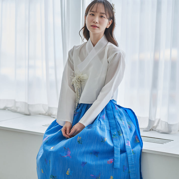 Modern Korean Daily Hanbok Top (Jeogori) – Butterfly Print, White & Blue | SSN110